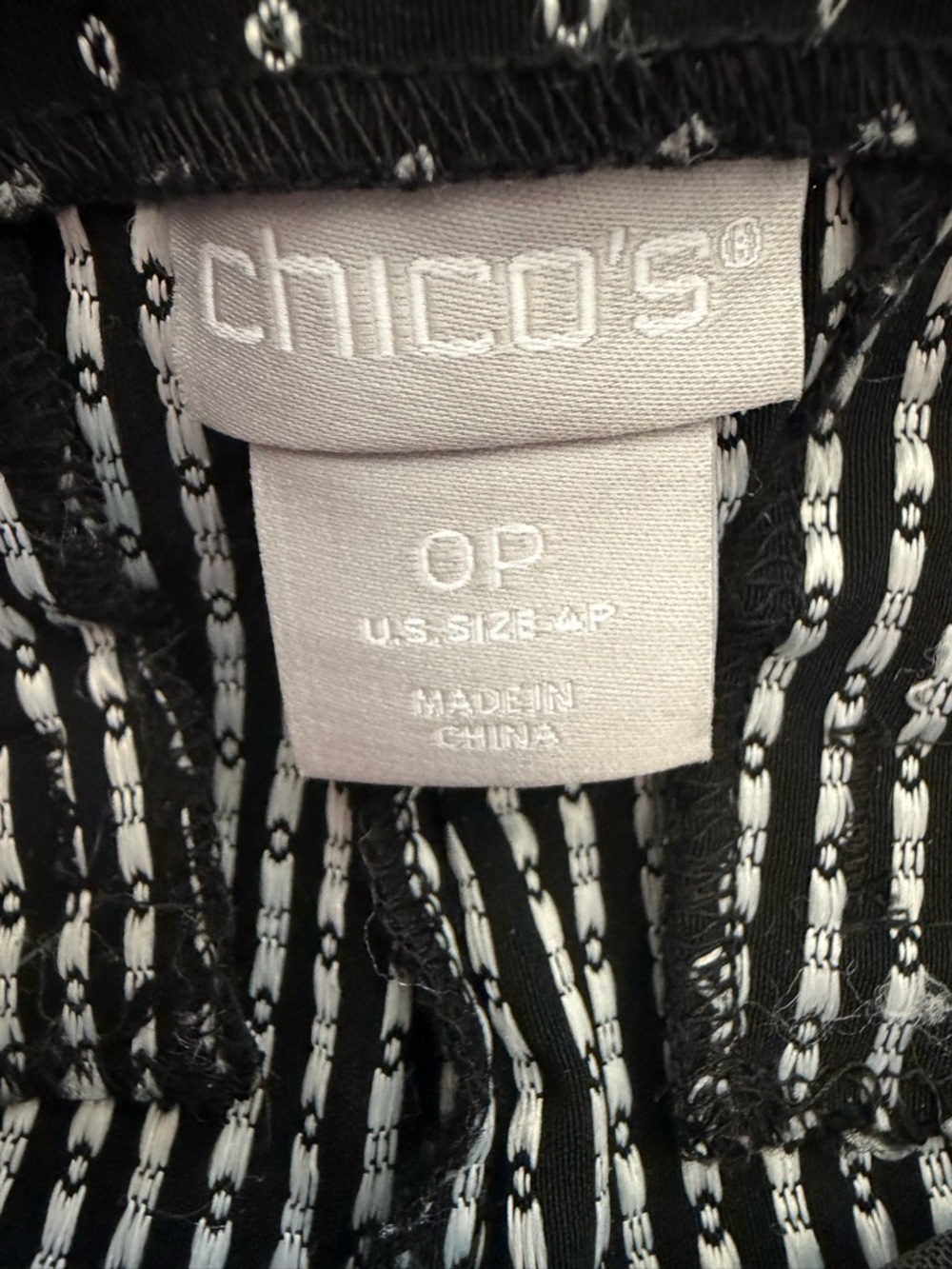 Chico’s Petite Jacquard Brigitte™ Slim Ankle Pants- Ladies size 4 (Chico’s 0P) - Picture 7 of 10
